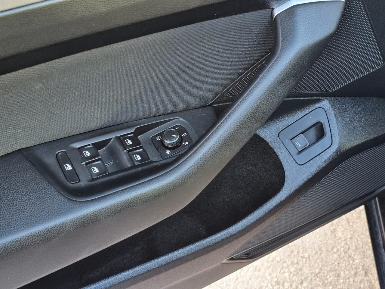 Volkswagen Passat 2.0 TDI DSG Comfortline Berlina