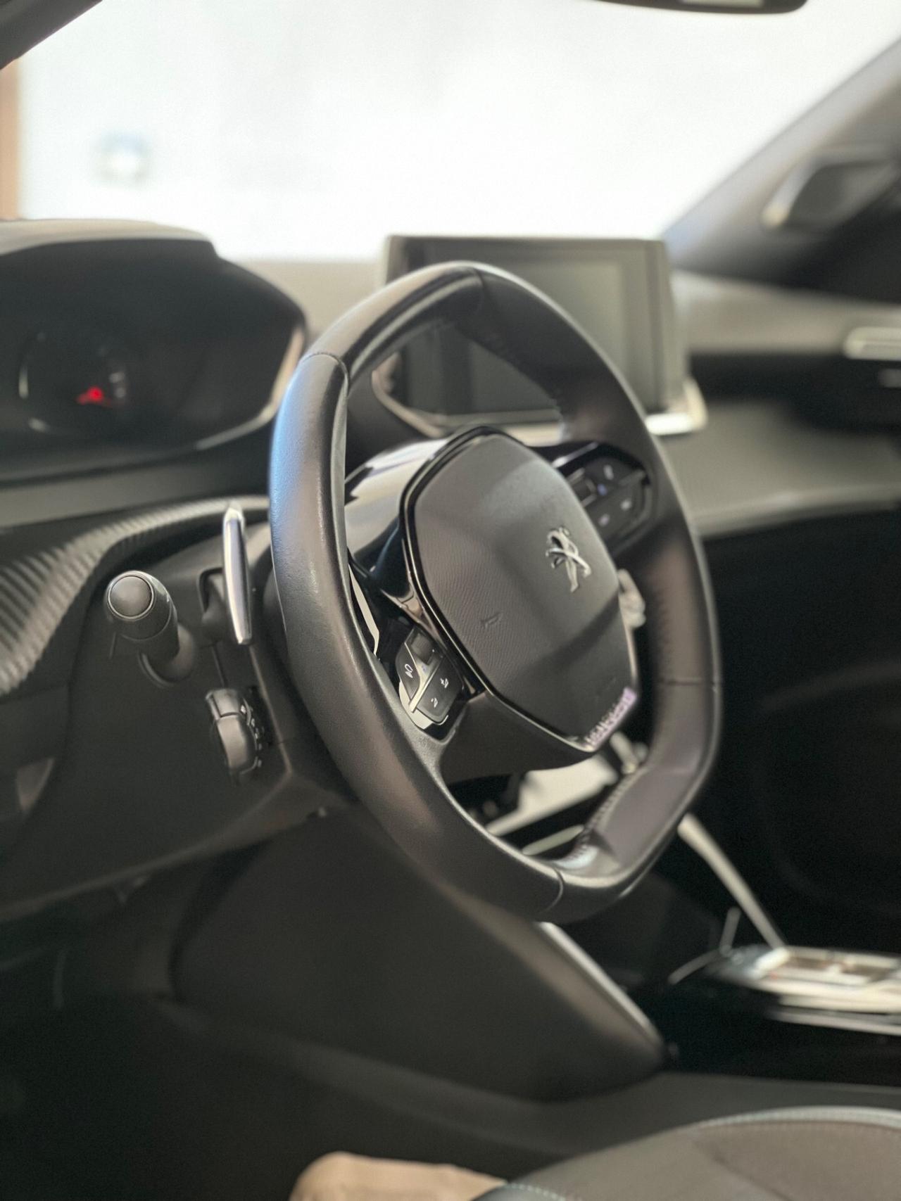 Peugeot 2008 BlueHDi 130 S&S EAT8 Allure Pack