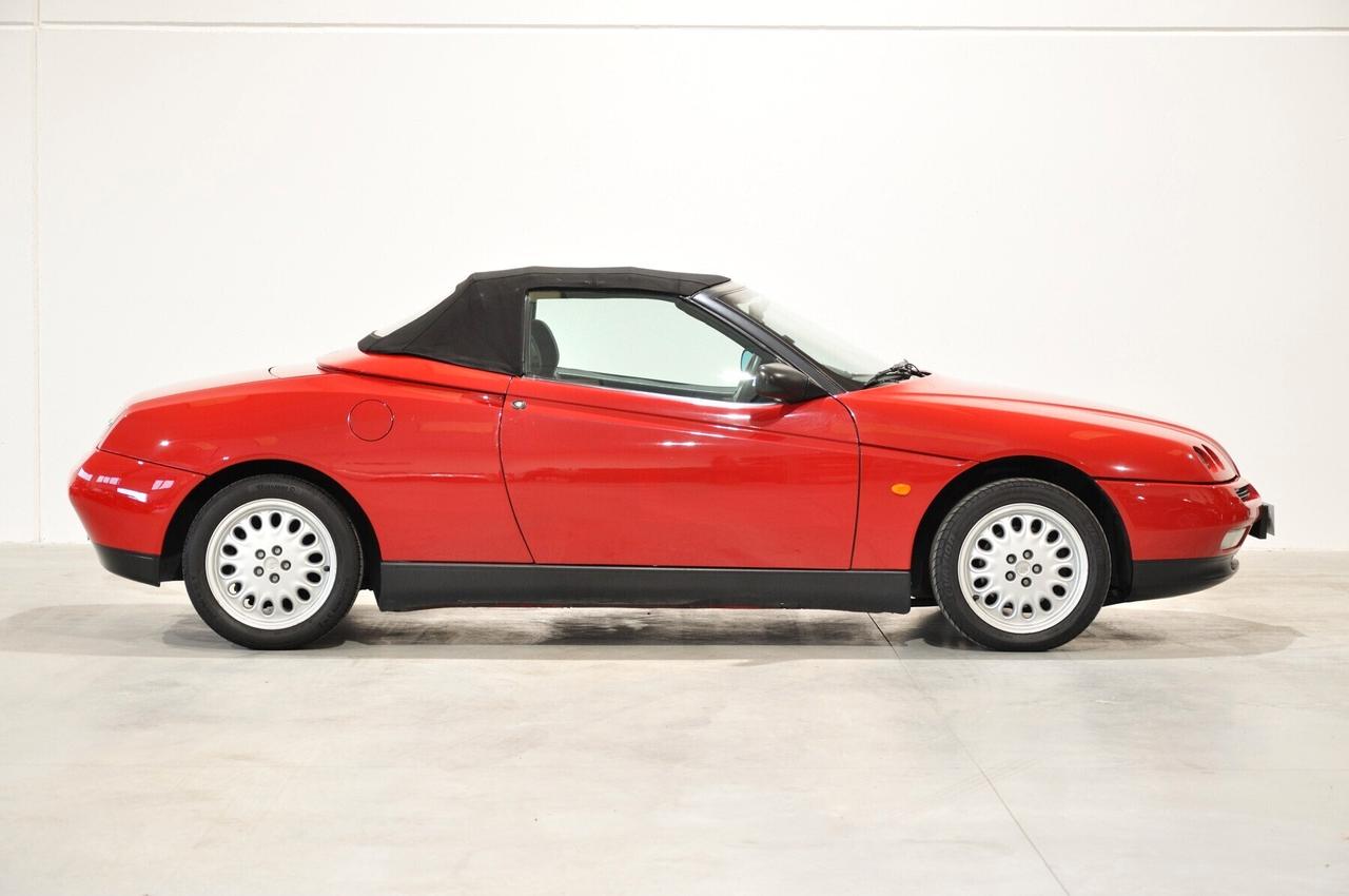 Alfa Romeo Spider 2.0i 16V Twin Spark cat