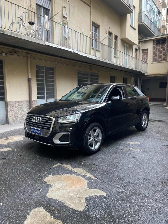 AUDI Q2 30 TFSI Business Design