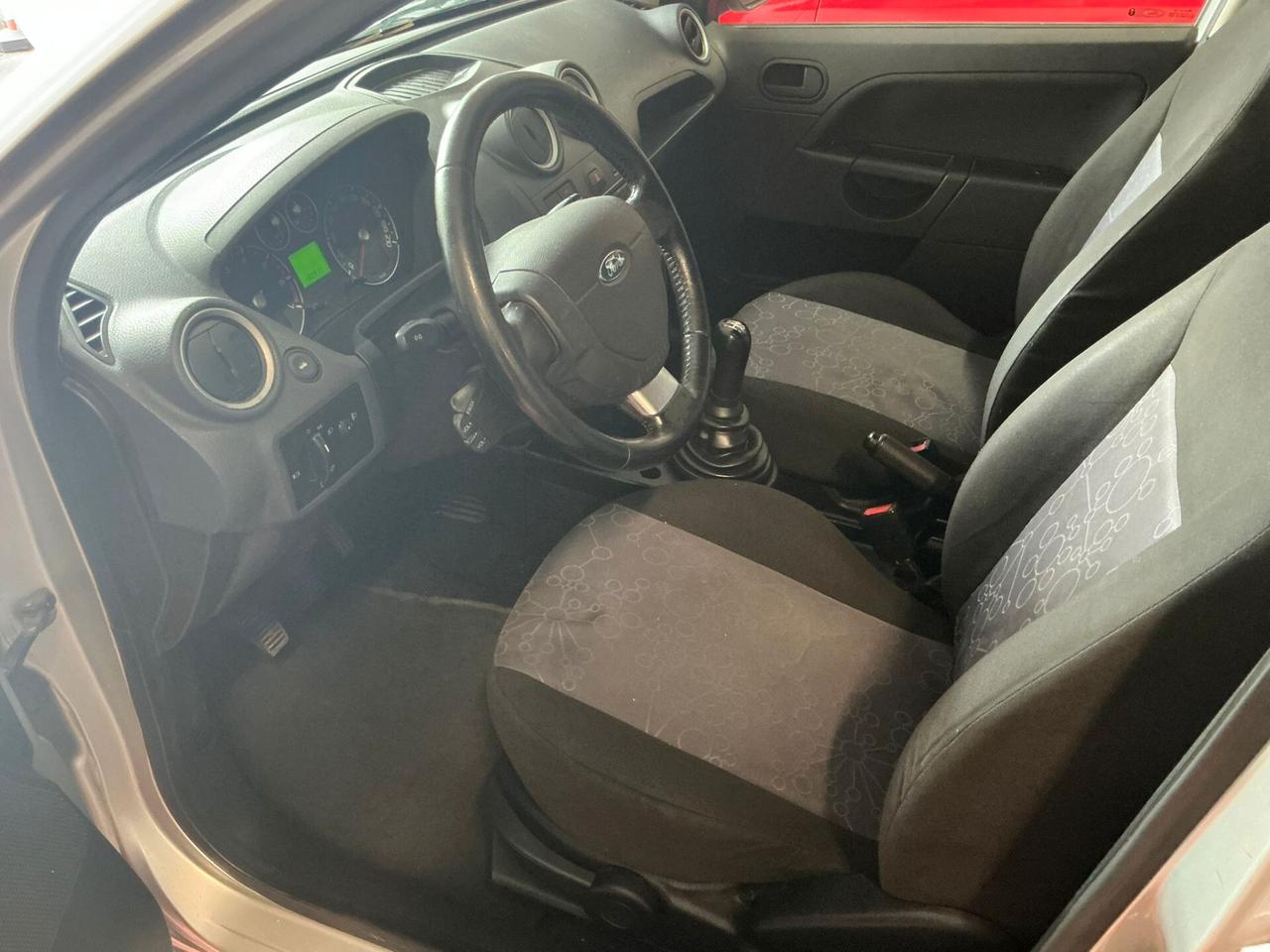 Ford Fiesta 1.2 16V 5p. Ghia