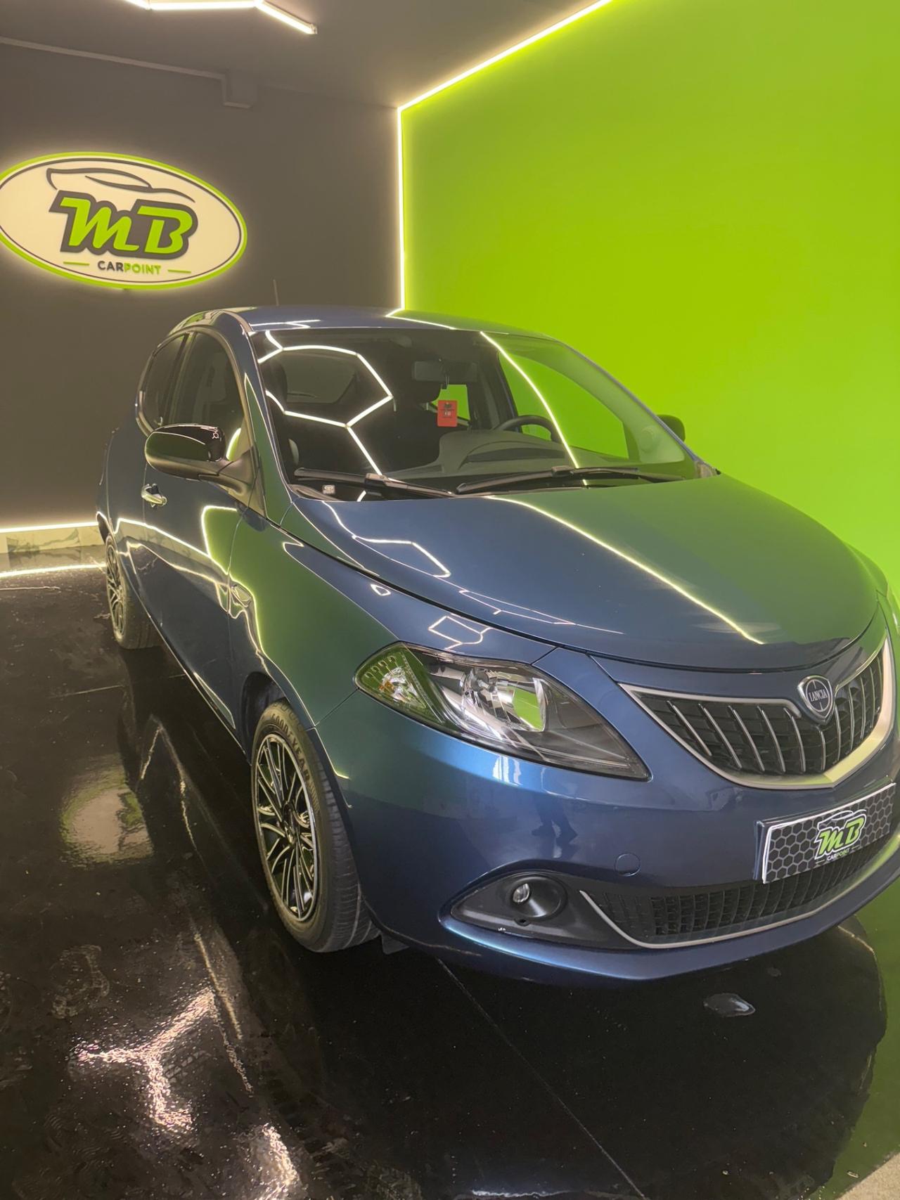 Lancia Ypsilon 1.0 FireFly 5 porte S&S Hybrid Ecochic Silver