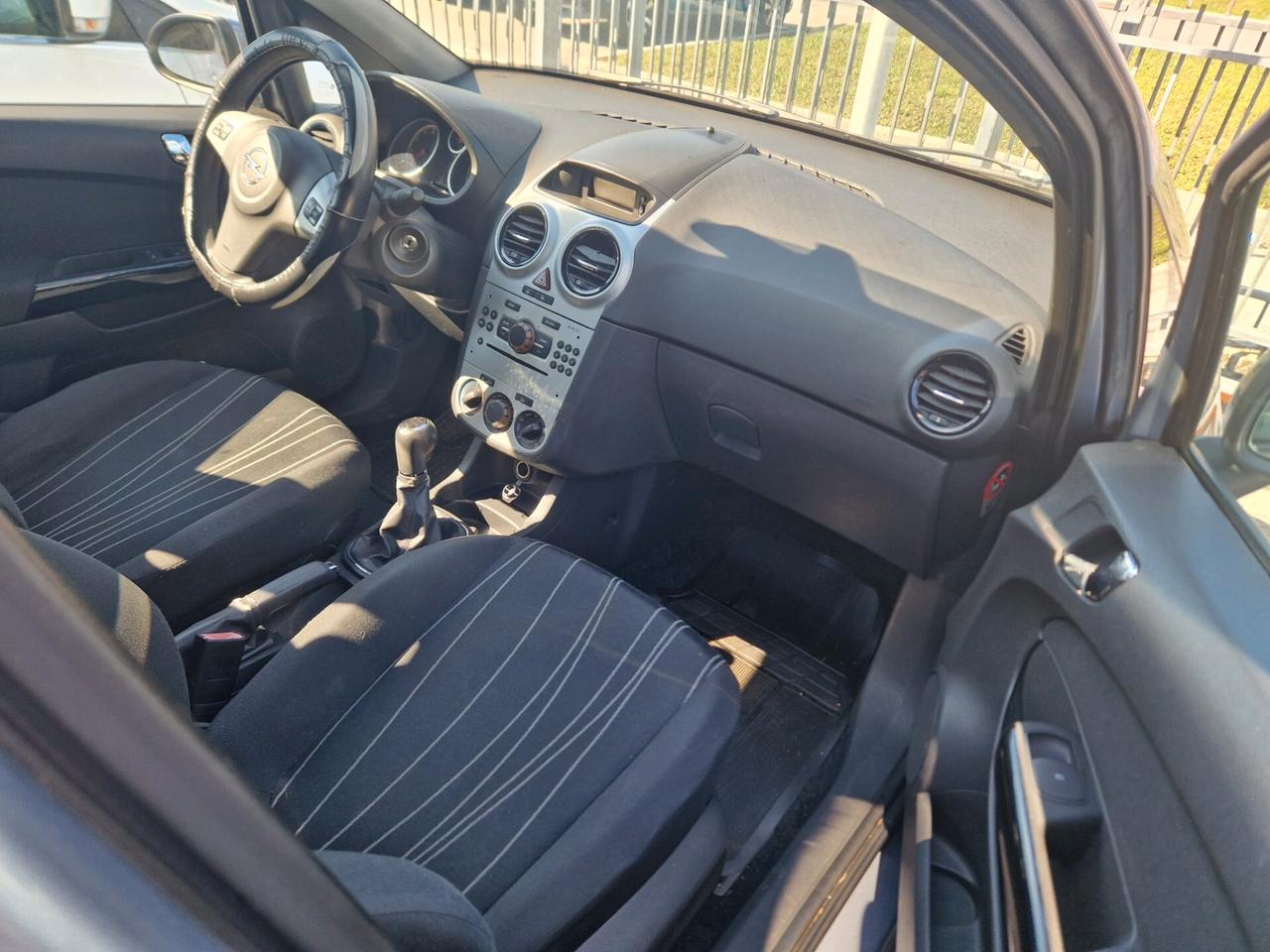 Opel Corsa 1.2 80CV 5 porte GPL-TECH Edition