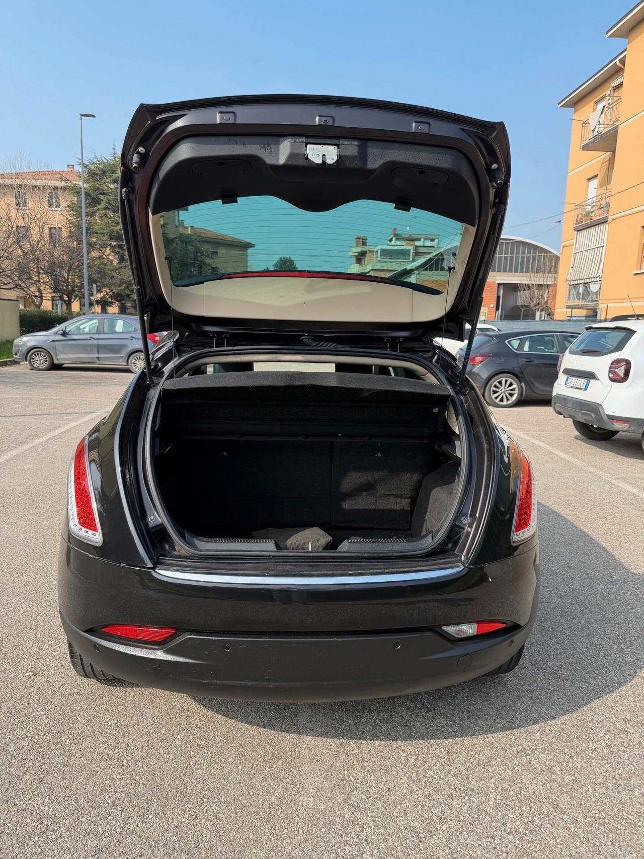 Lancia Delta 1.4 Gpl - NEOPATENTATI - 12 MESI DI GARANZIA -