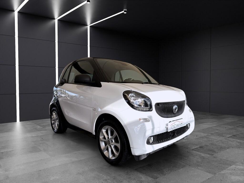 Smart fortwo 1.0 Youngster 71cv twinamic my18