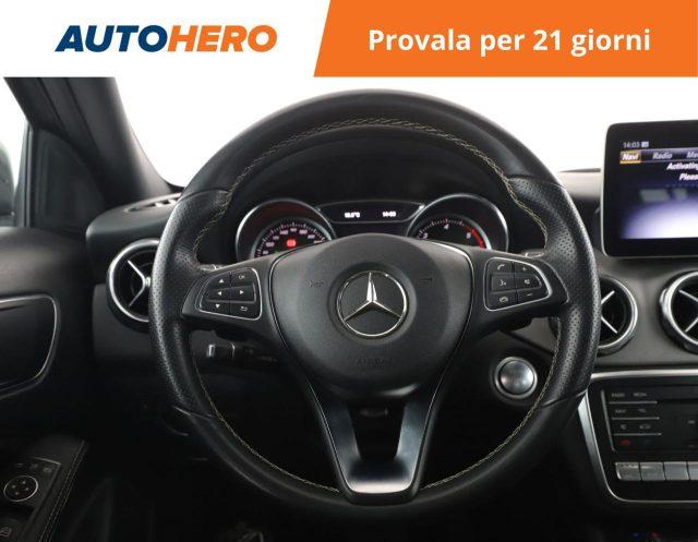 MERCEDES-BENZ GLA 200 d Automatic 4Matic Sport