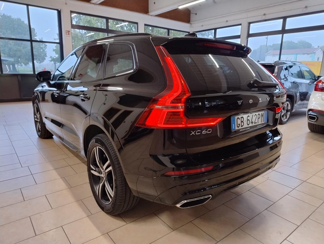 Volvo XC 60 XC60 B4 AWD R-design- 2020