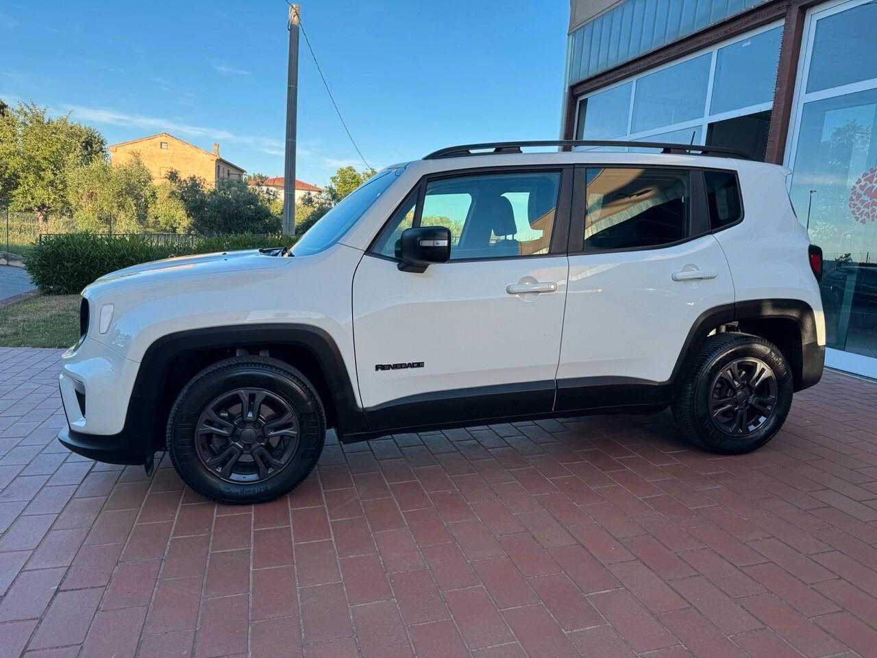 Jeep Renegade 1.6 Mjt - Bianca/Nero – Da €180/mese – Garanzia
