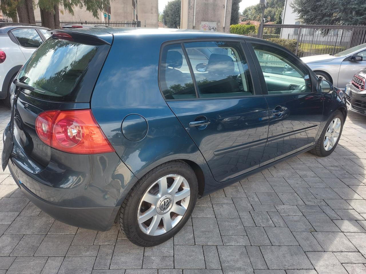 Volkswagen Golf 1.6 16V FSI 5p. Sportline