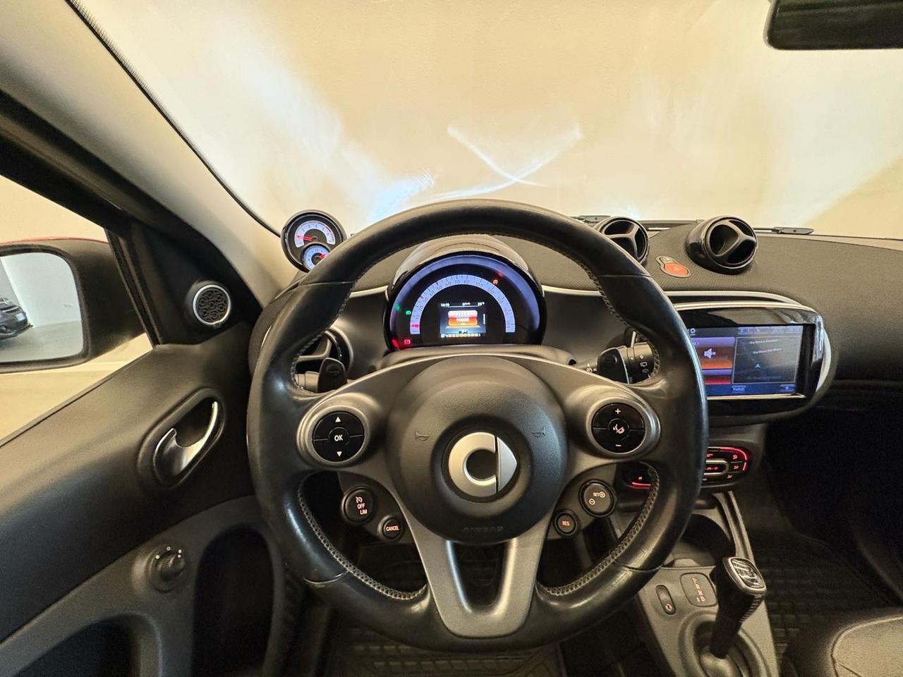 SMART FORFOUR 1.0 ALLESTIM BRABUS PELLE FULL UNICO PROPRIETARIO