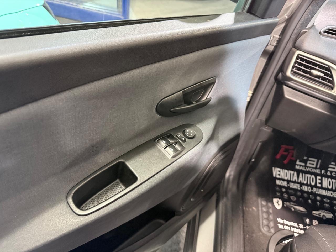 Lancia Ypsilon 1.0 FireFly 5 porte S&S Hybrid Ecochic UnYca