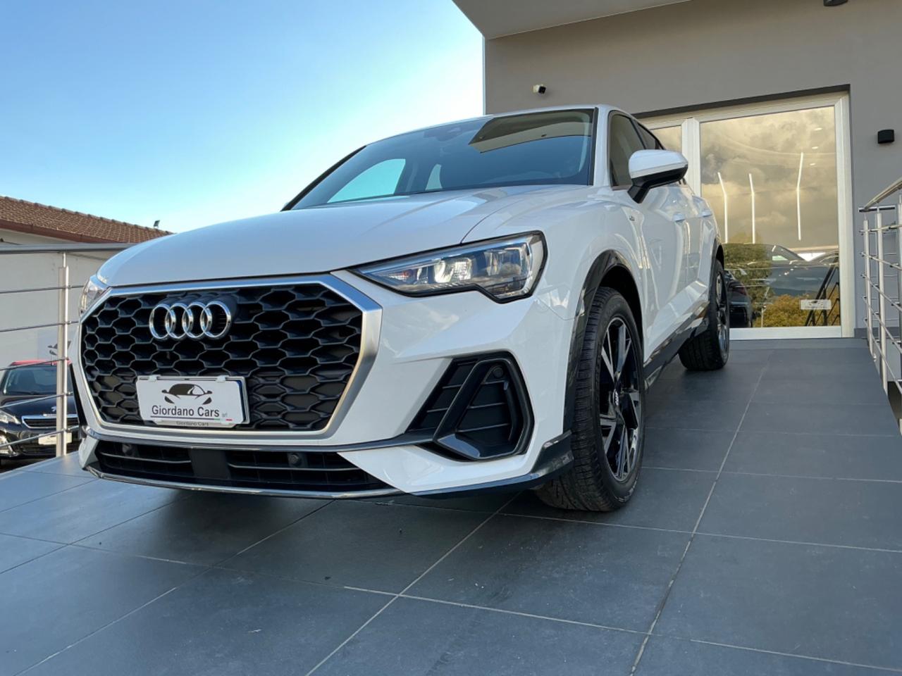 Audi Q3 SPB 35 TDI S tronic S line edition 150cv luci ambiente