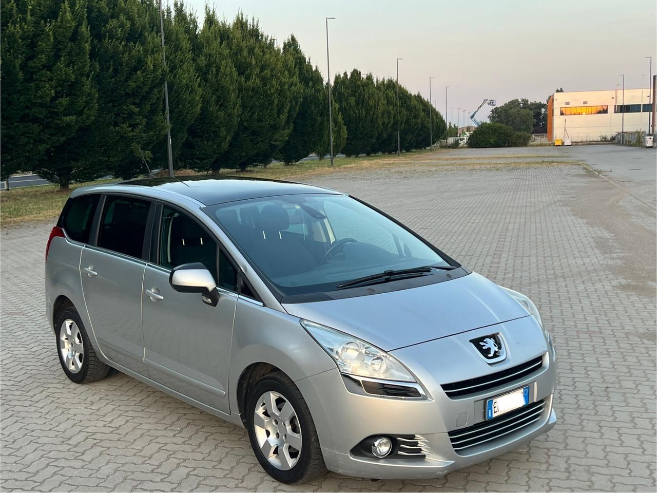 Peugeot 5008 1.6 HDi 112CV Active