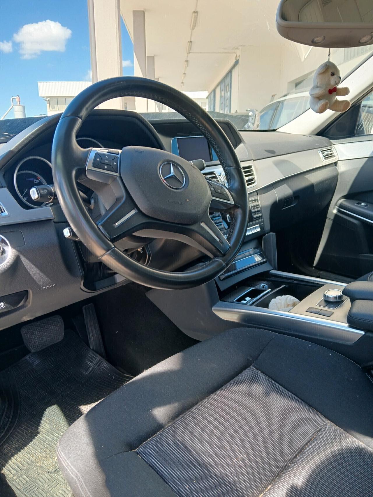 MERCEDES-BENZ E 200 BlueTEC Executive SINISTRATA