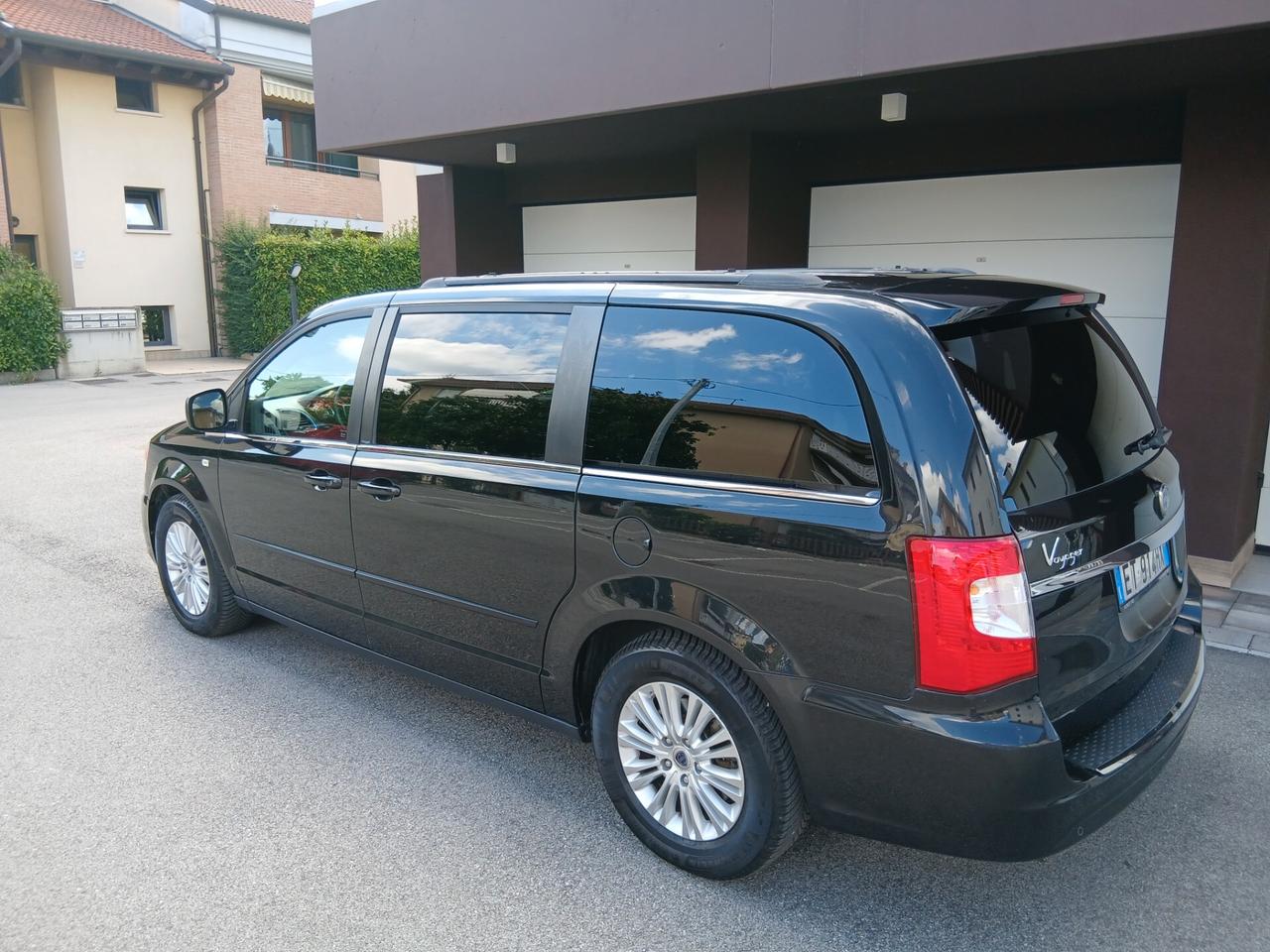 Lancia Voyager 2.8 Turbodiesel Gold 163 cv Automatica 7 posti pronta consegna