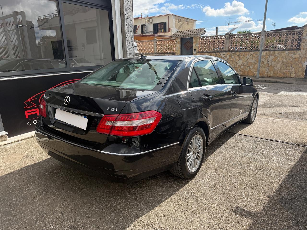 Mercedes-benz E 220 CDI BlueEFFICIENCY Avantgarde AMG