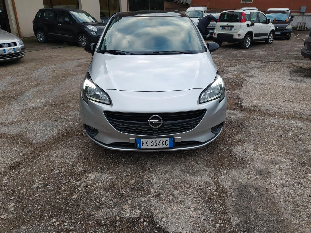 Opel Corsa 1.2 5 porte Innovation Neopatentati