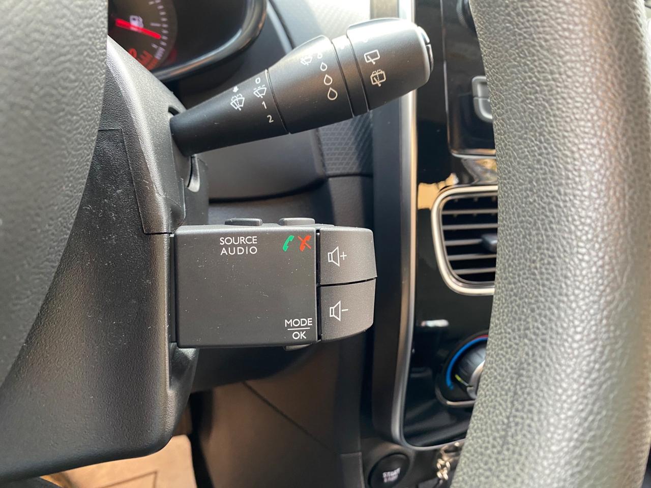 Renault Clio 1.2 75CV 5 porte Life NEOPATENTATI!!!