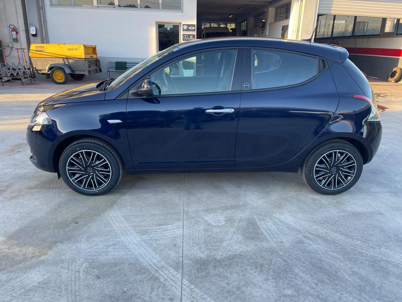 Lancia Ypsilon 1.0 FireFly 5 porte S&S Hybrid Ecochic Gold
