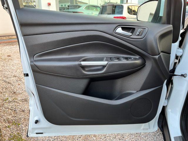 FORD Kuga 2.0 TDCI 140 CV 4WD Powershift Titanium