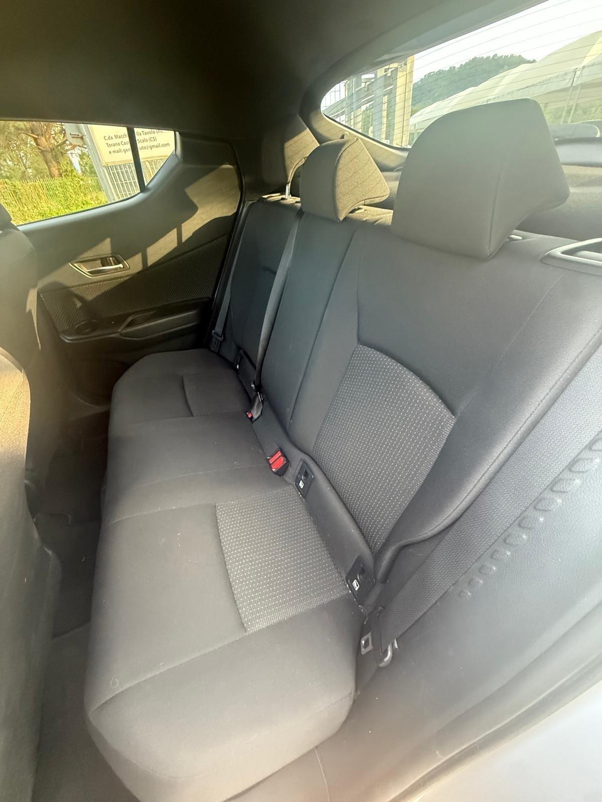 Toyota C-HR 1.8 Hybrid E-CVT Lounge