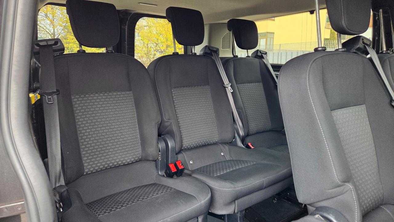 Ford Transit Custom 9 Posti Titanium prolungato Uni pro