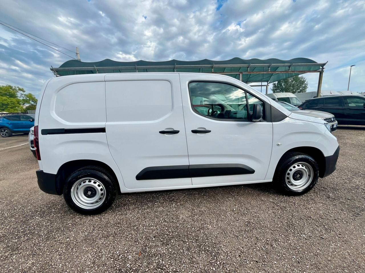 Doblò serie 2 VAN CH1 1.5 BlueHdi 100cv KM ZERO