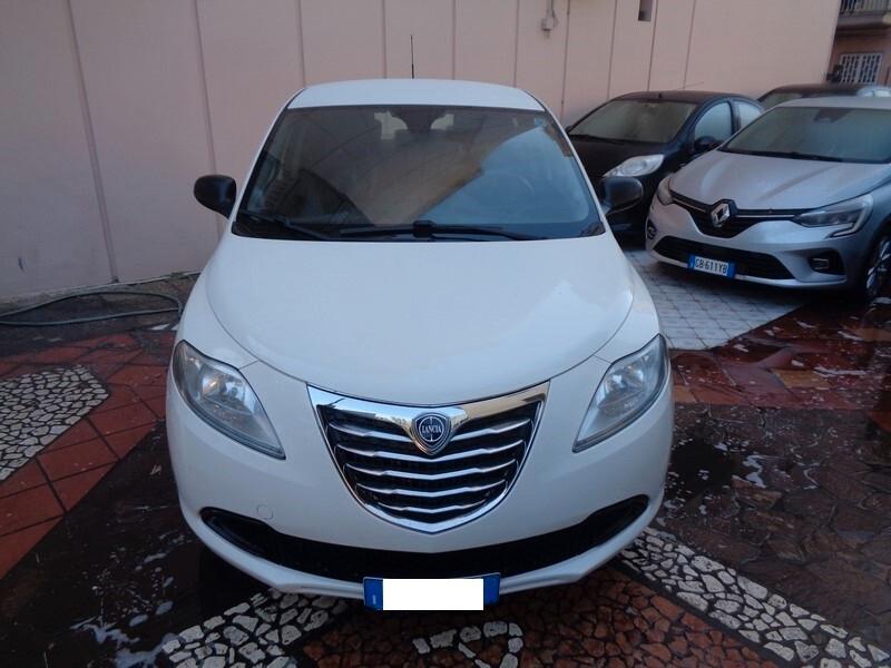 Lancia Ypsilon 1.2 69 CV 5 porte GPL Ecochic Silver