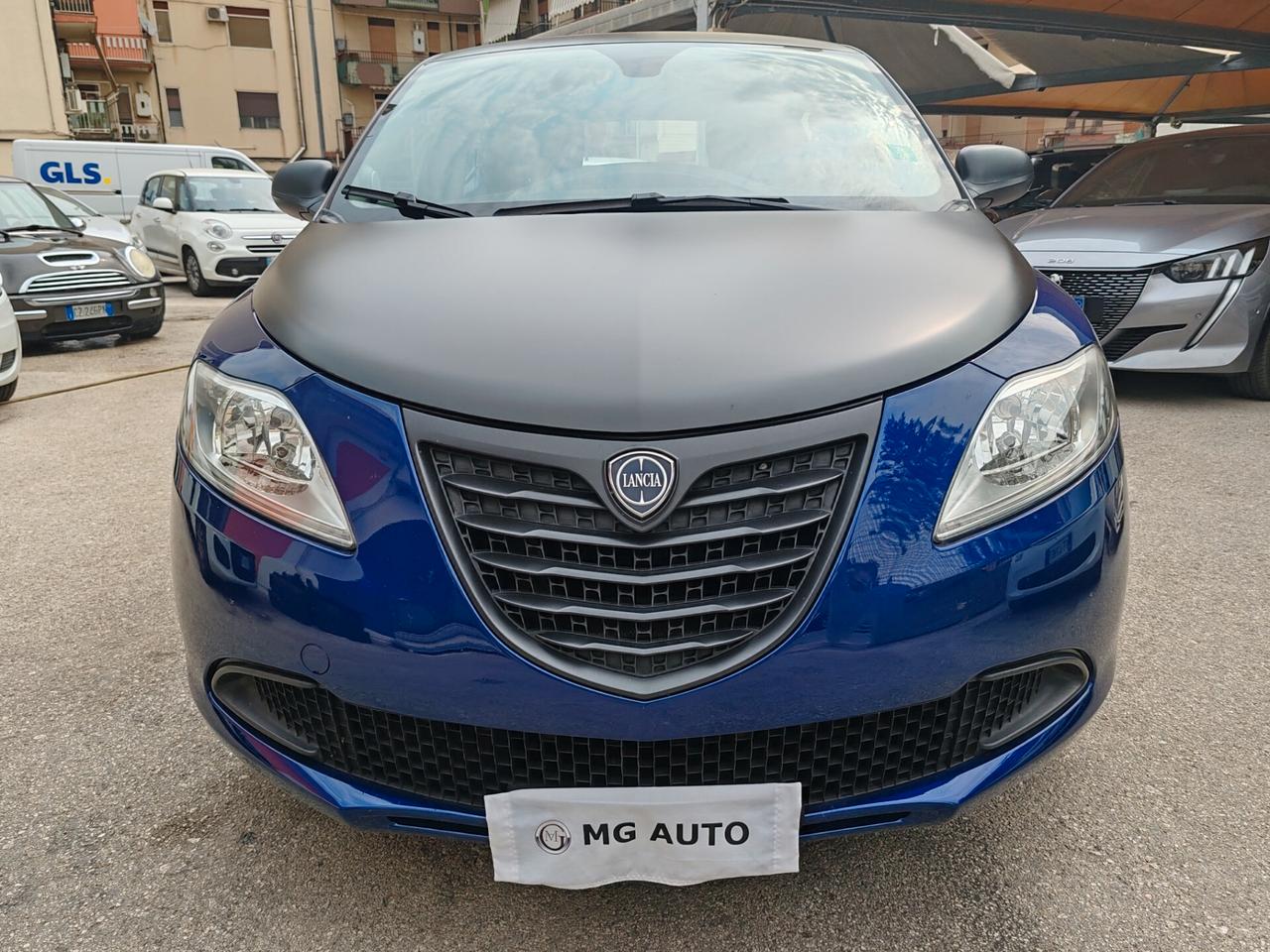 Lancia Ypsilon 1.2 69 CV 5 porte S Momodesign