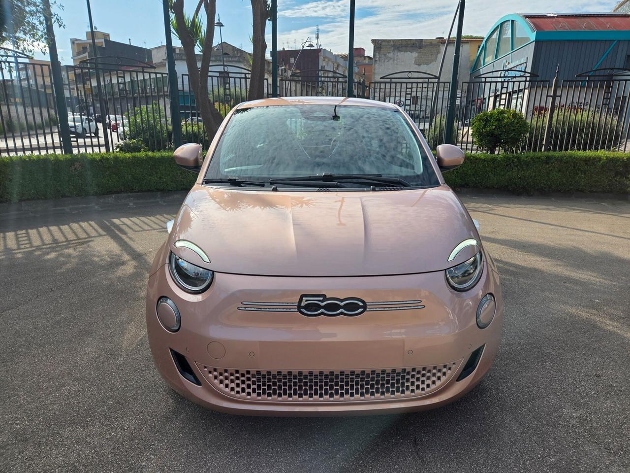 Fiat 500 500e Berlina 23,65 kWh Entry+Pack Tech