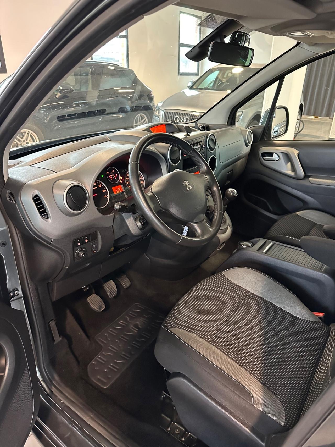 Peugeot Partner Tepee BlueHDi 100 Outdoor