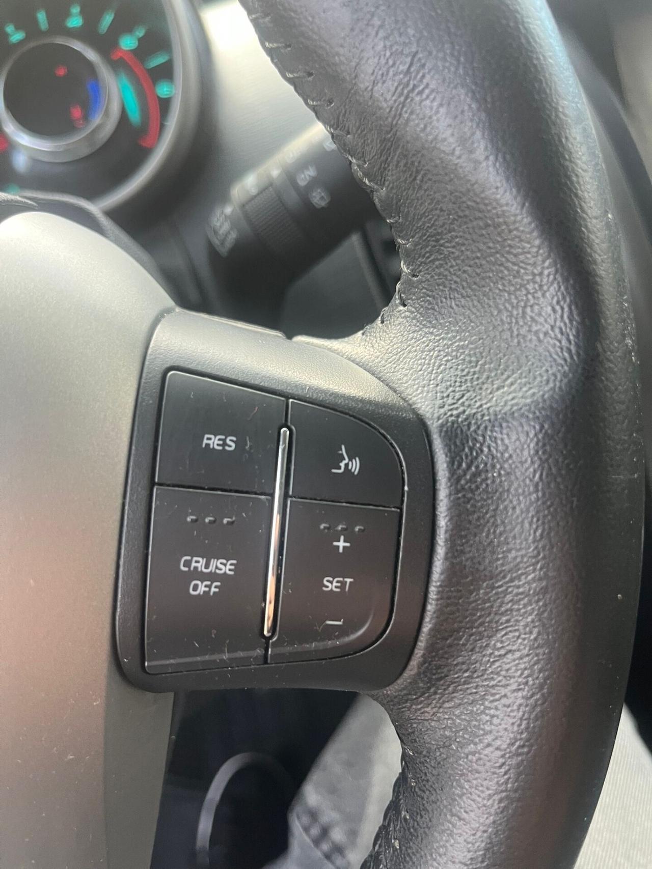 XUV500 2.2 16V FWD W8 (7 POSTI)