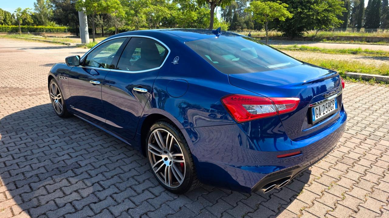 Maserati Ghibli V6 Diesel 275 CV Gransport