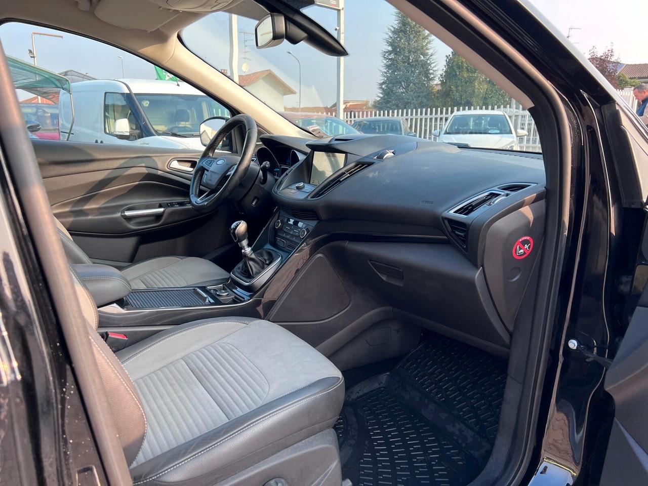 Ford Kuga 1.5 TDCI 120 CV S&S 2WD ST-Line Business