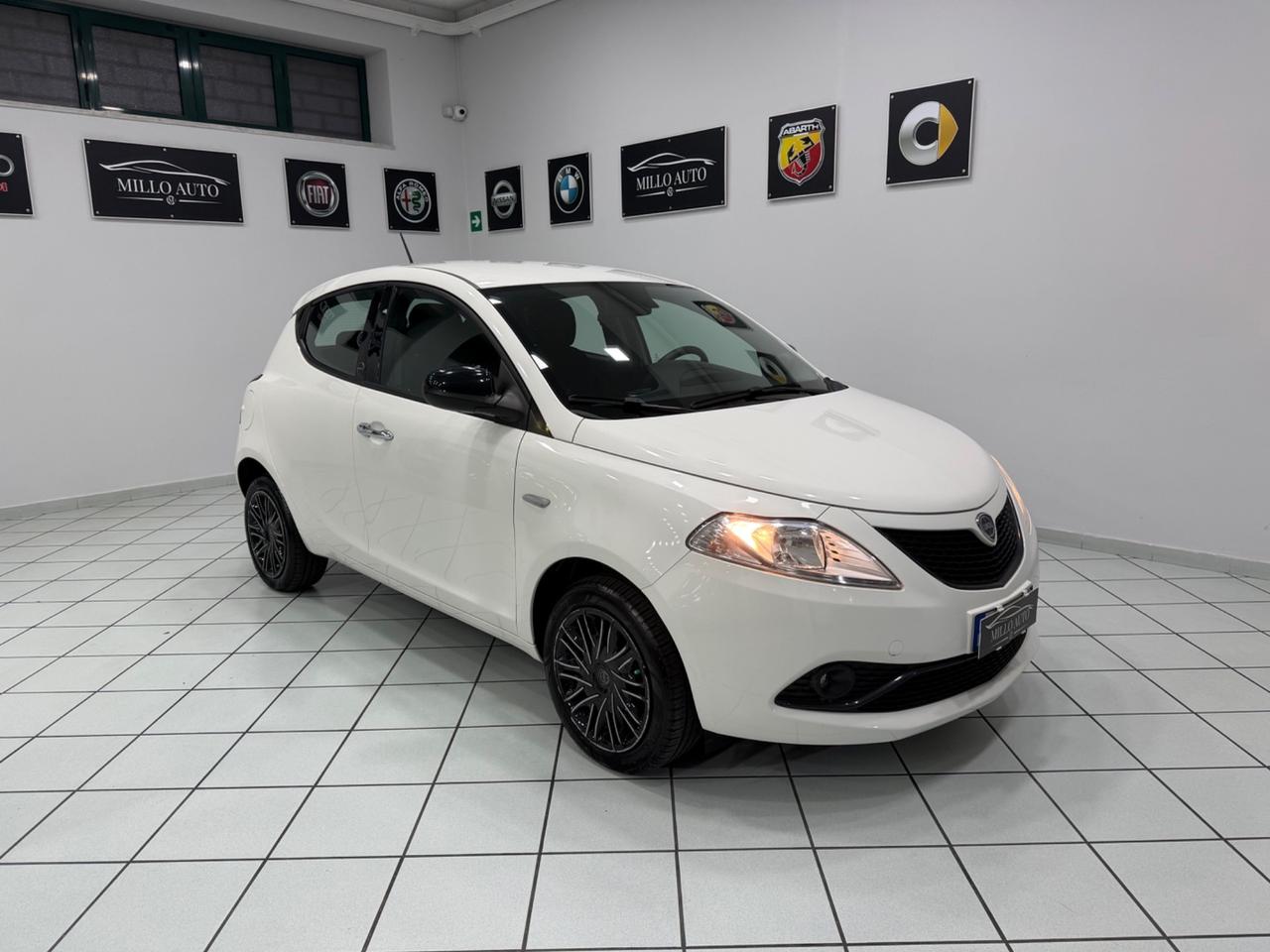Lancia Ypsilon 1.2 69 CV 5 porte GPL Ecochic Gold