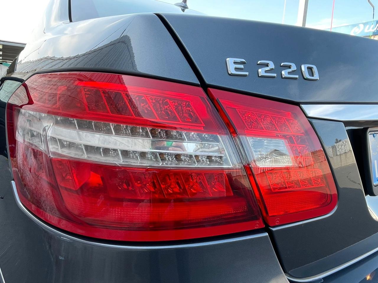 Mercedes-benz E 220 CDI BlueEFFICIENCY Avantgarde