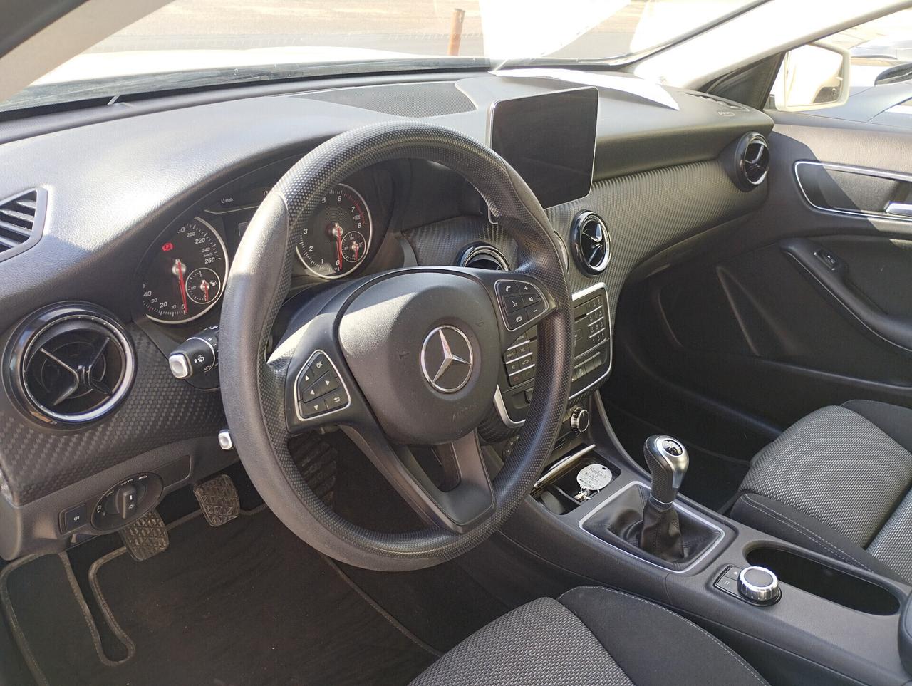 Mercedes-benz GLA 180 Business
