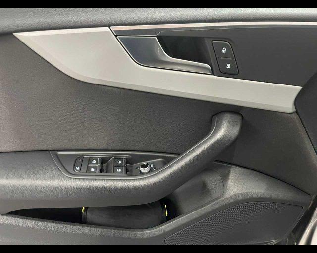 AUDI A4 Avant 40 TDI quattro S tronic Business Advanced