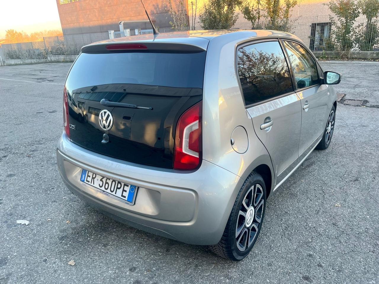 VW Up 1.0benz 2013 153.000km cambio automatico perfetta