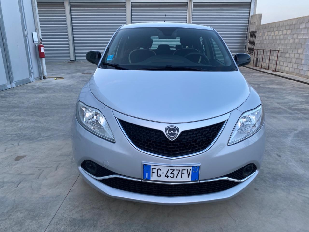 Lancia Ypsilon 1.2 69 CV 5 porte Silver