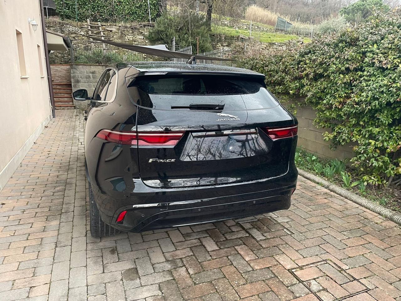 Jaguar F-Pace 2.0 D 204 CV AWD aut. R-Dynamic S cerchi da 21’