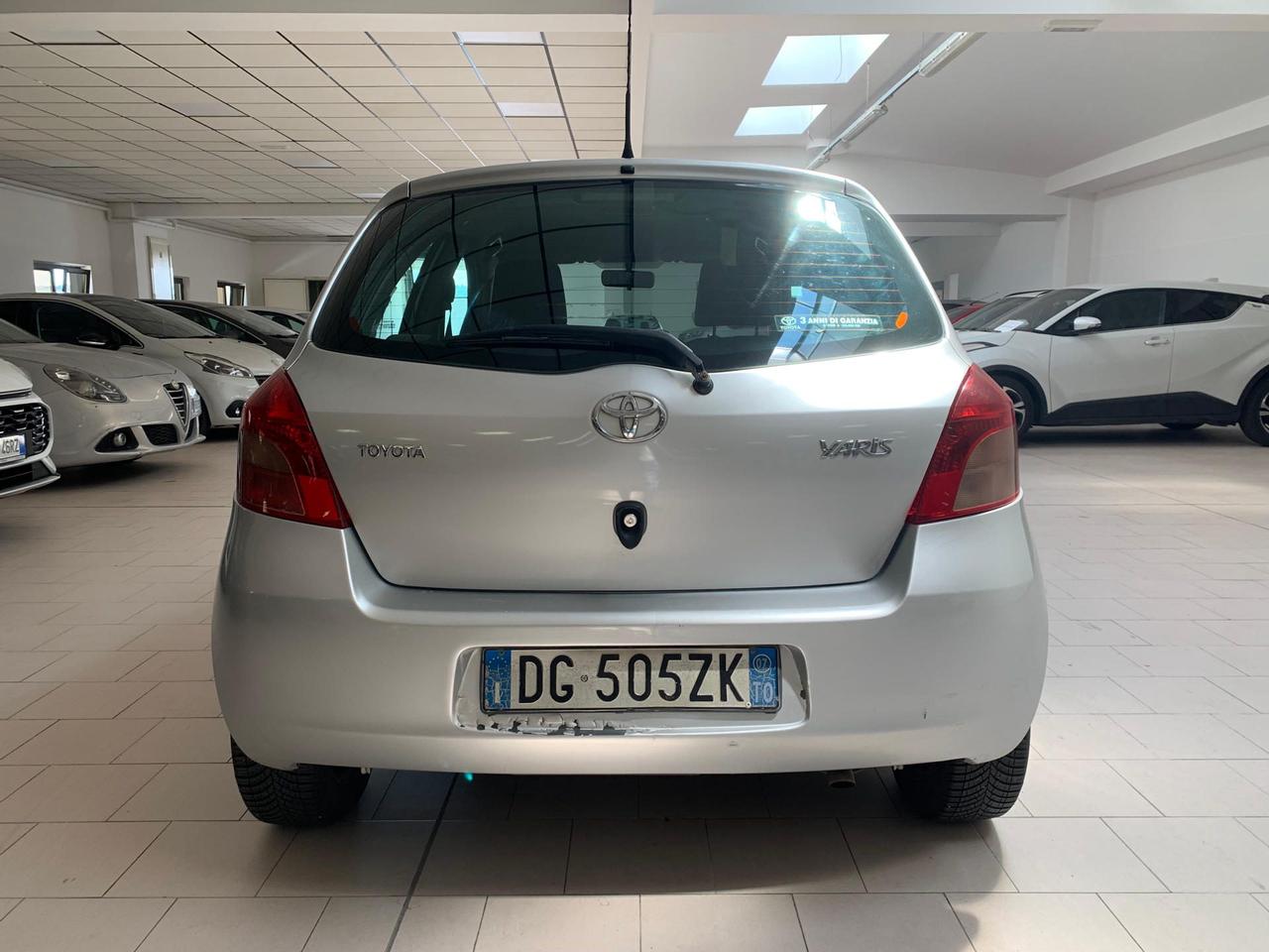 Toyota Yaris 5p 1.3 Sol