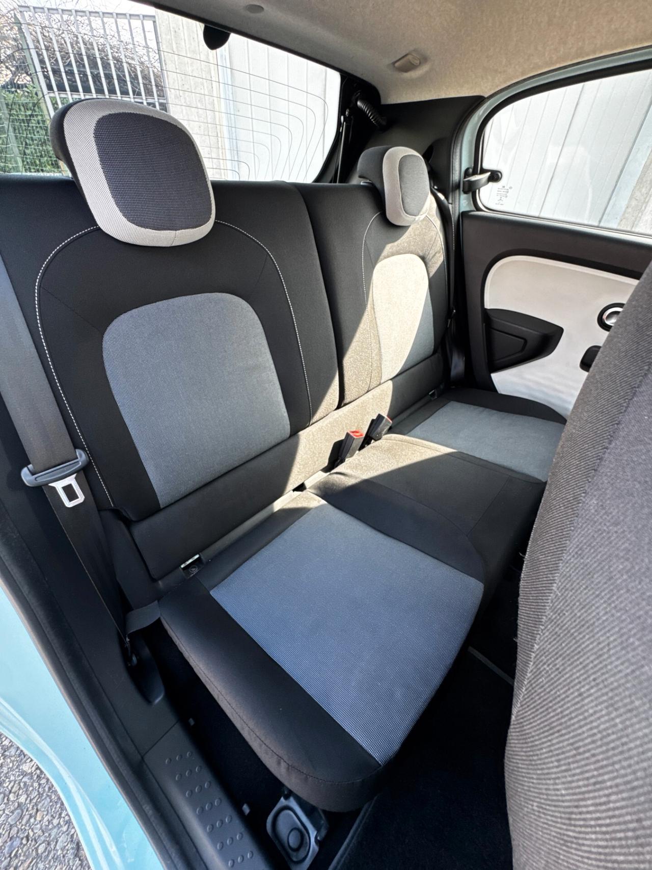 Renault Twingo 1.0 52kW Benz 5p *59.000 km*