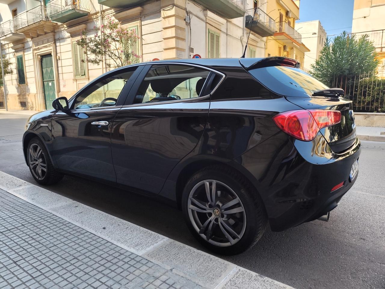 Alfa Romeo Giulietta 1.6 JTDm-2 105CV Distinctive