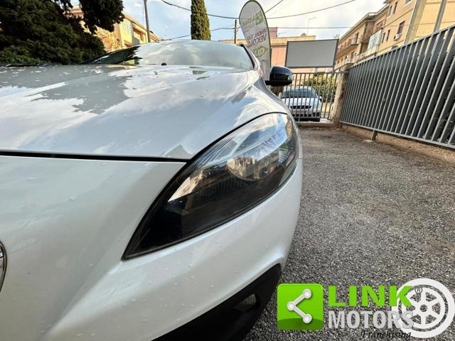 VOLVO V40 Cross Country D2 1.6 Powershift Summum