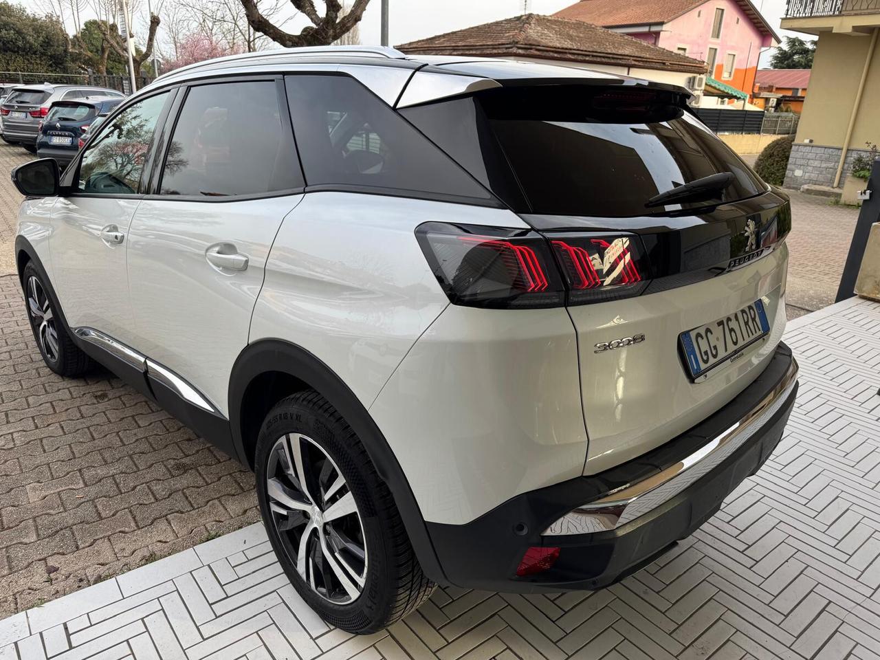 Peugeot 3008 BlueHDi 130 S&S EAT8 Allure