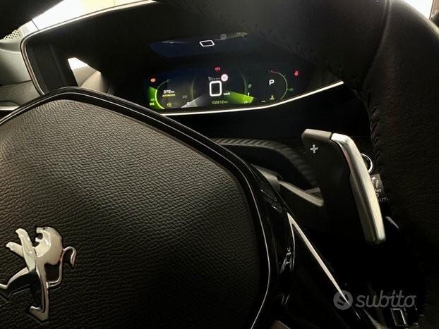 Peugeot 2008 BlueHDi 130 S&S EAT8 Allure