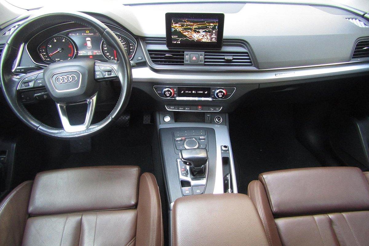 AUDI Q5 40 TDI quattro S tronic Business