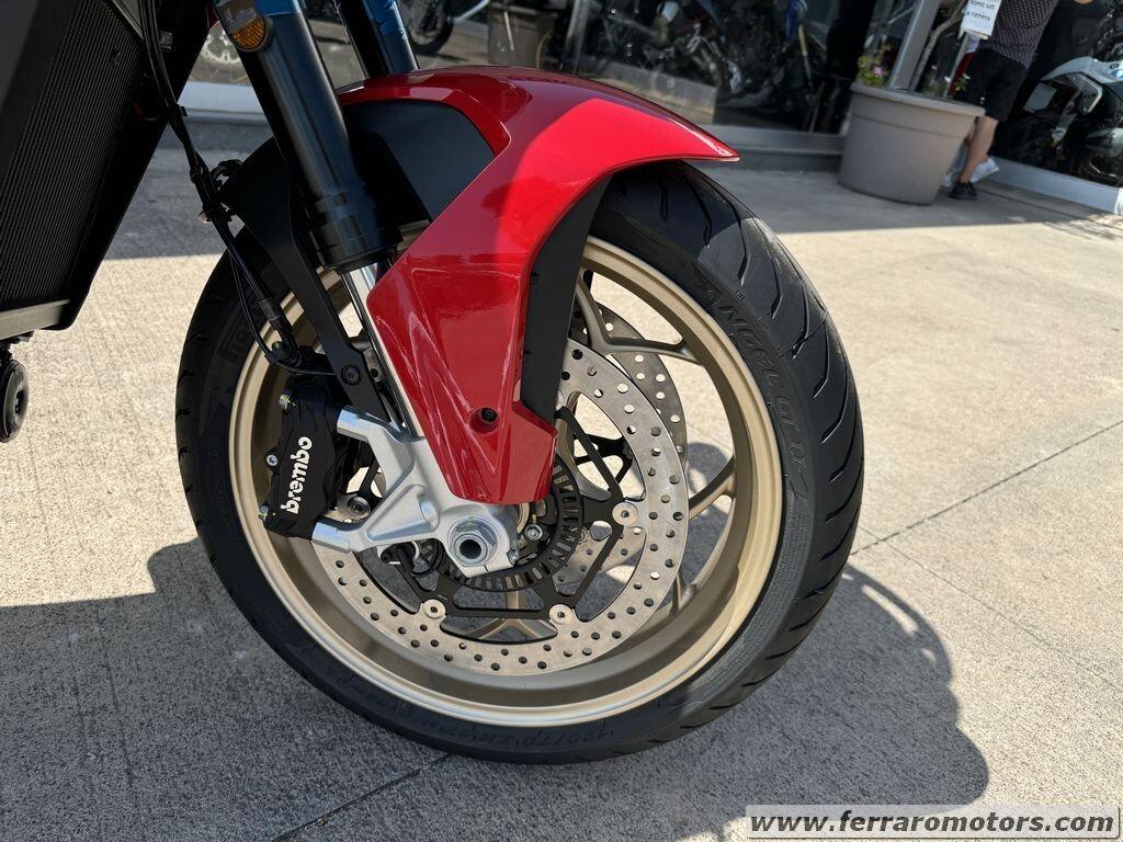 Moto Guzzi V100 Mondello nuova pronta consegna