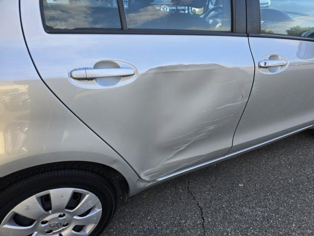 TOYOTA Yaris 1.0 5 porte NEOPATENTATI UNICO PROPRIETARIO